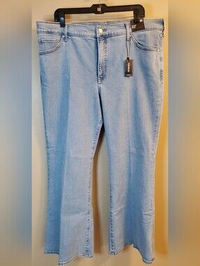 Express Women's 18 Short Flare Jeans Light Wash Mid Rise Stretch Denim NWT 30 In